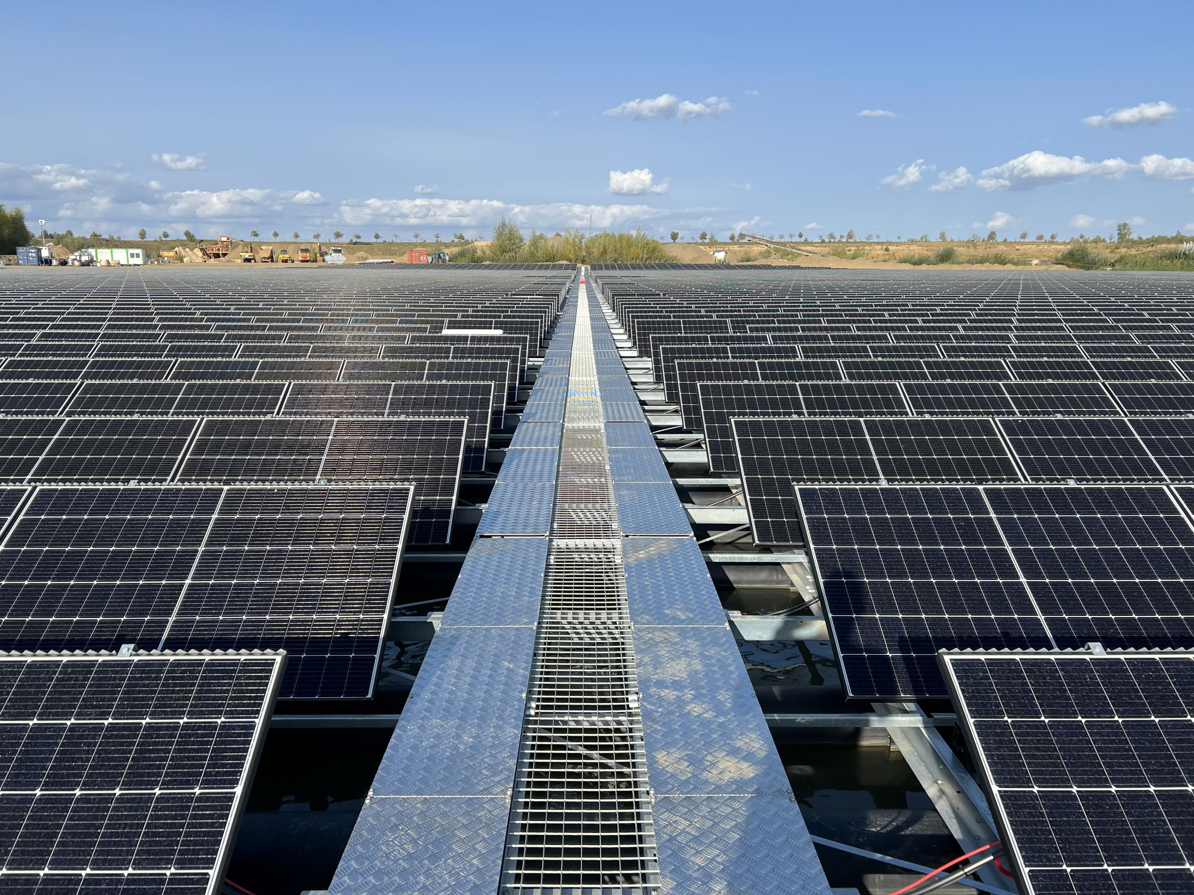Plovoucí solární elektrárna ve Švédsku